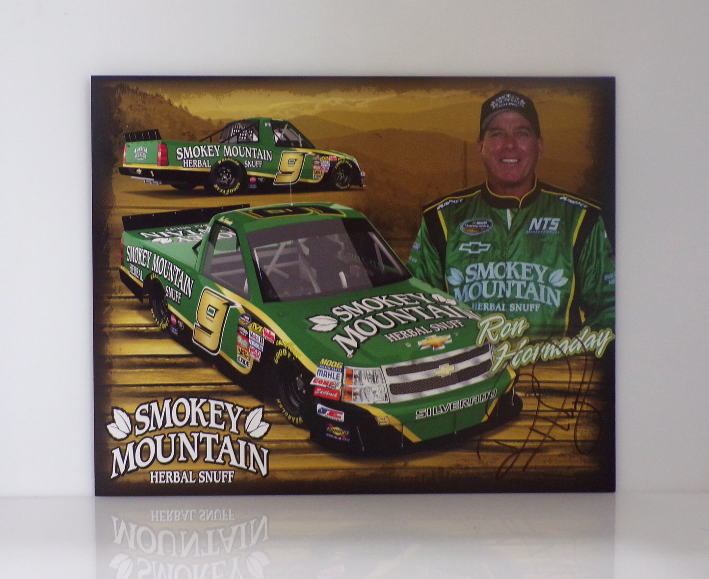 Item F195 - Autographed Nascar Hero Cards Lot of 12
