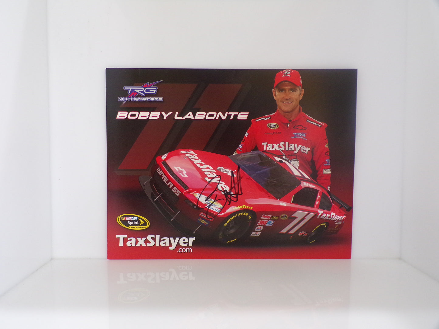 Item F212 - Autographed Nascar Hero Cards Lot of 12