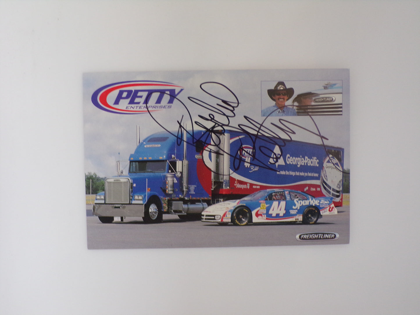 Item F213 - Autographed Nascar Hero Cards Lot of 12
