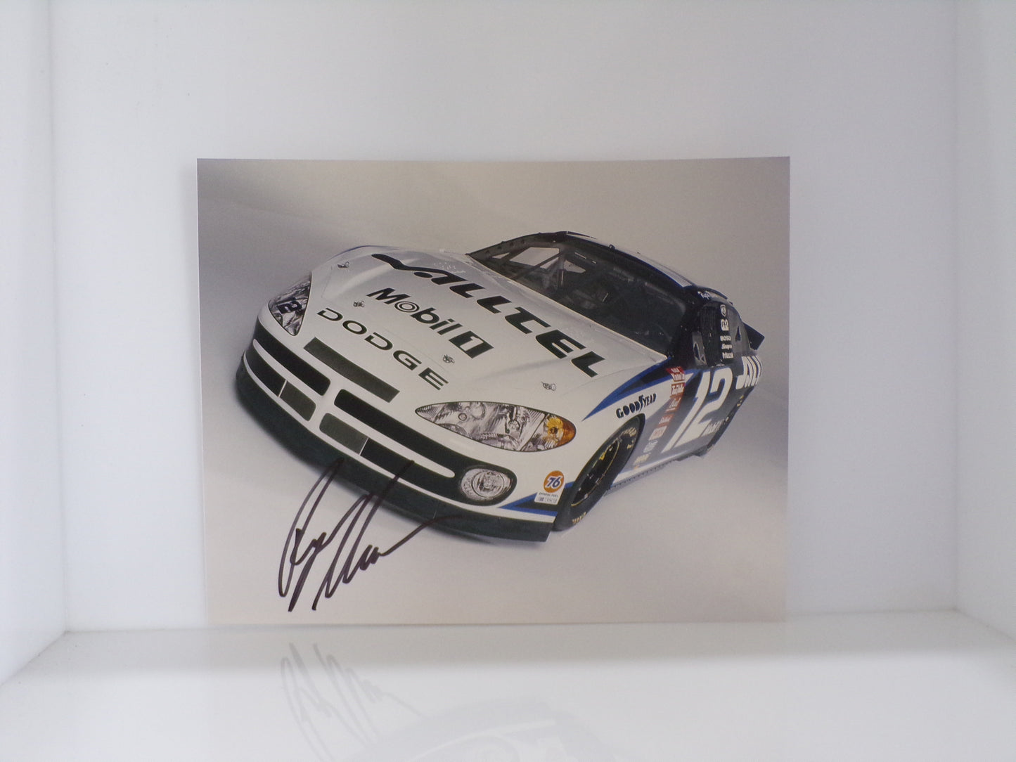 Item F213 - Autographed Nascar Hero Cards Lot of 12
