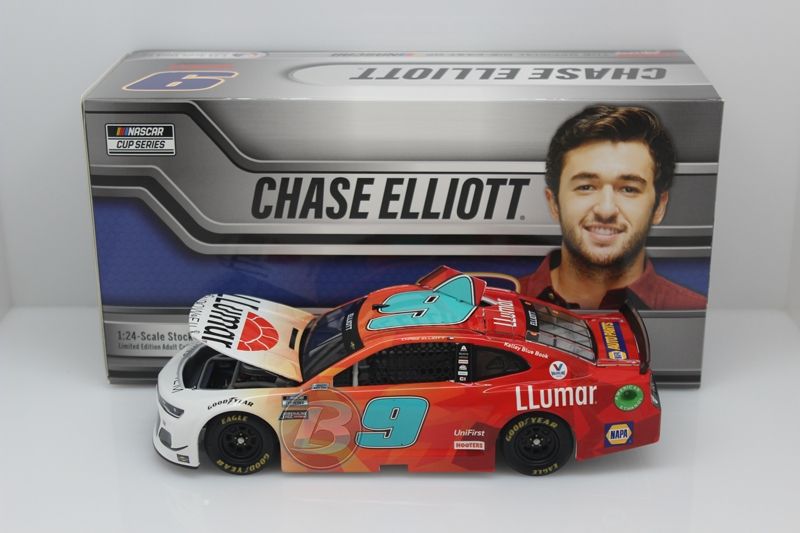 Item CL25-123 - Chase Elliott 2021 LLumar Window Film 1:24 Nascar Diecast