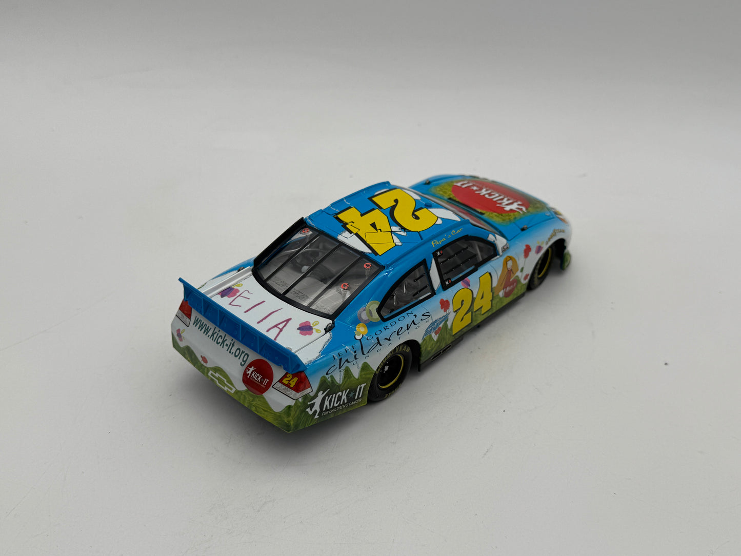 Item F808 - Jeff Gordon #24 2012 Foundatoin Kick It *No Box*
