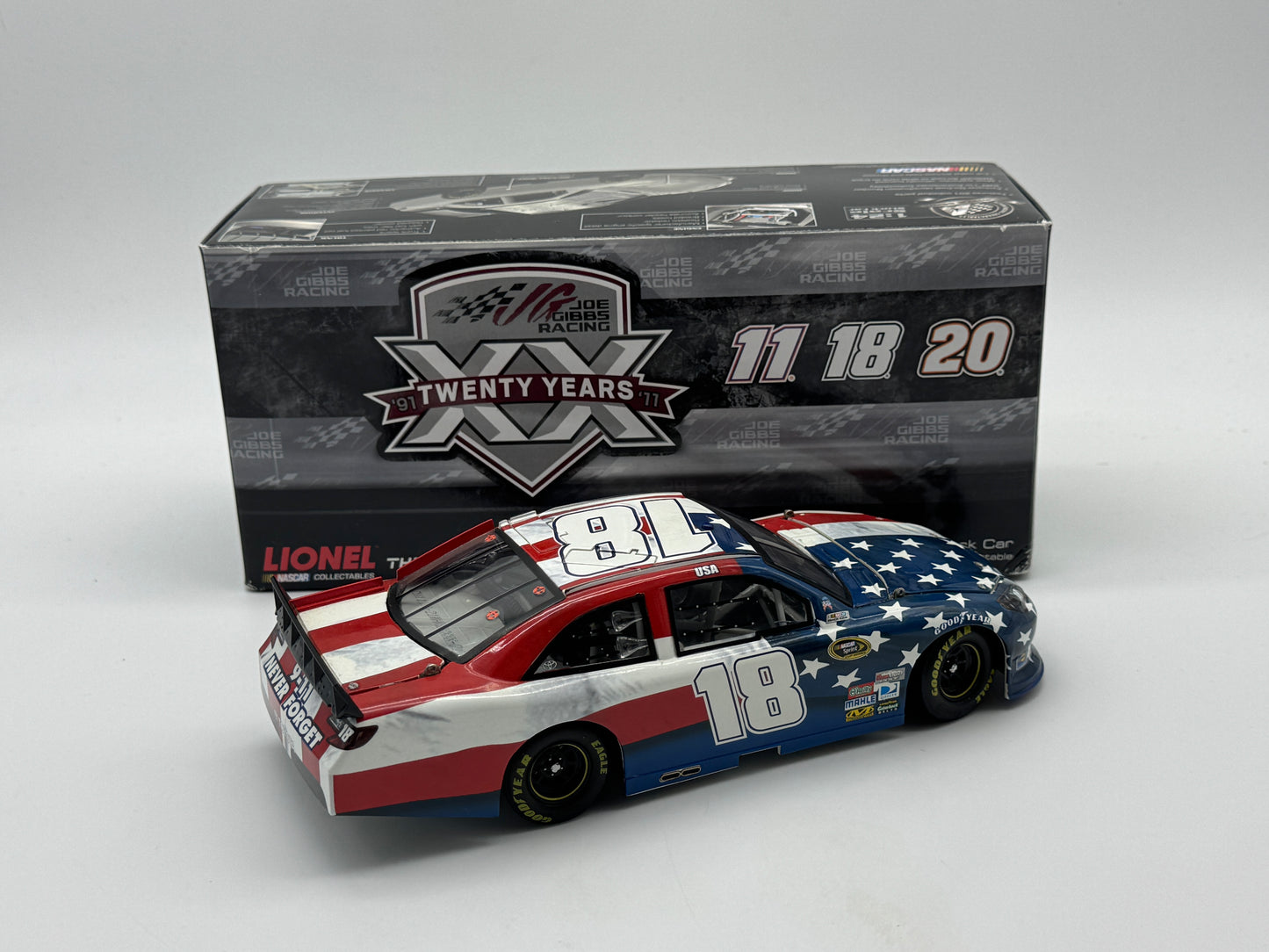 Item G291 - Kyle Busch #18 M&M's Red White & Blue 9/11 Tribute 2011 Camry
