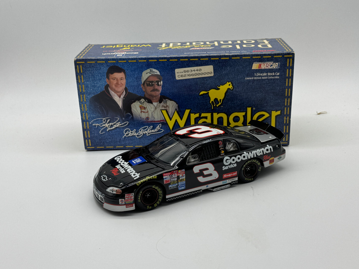Item G334 - Dale Earnhardt 1:24 25th Anniversary 1999 #3 Monte Carlo Limited Edition **Donor Box**