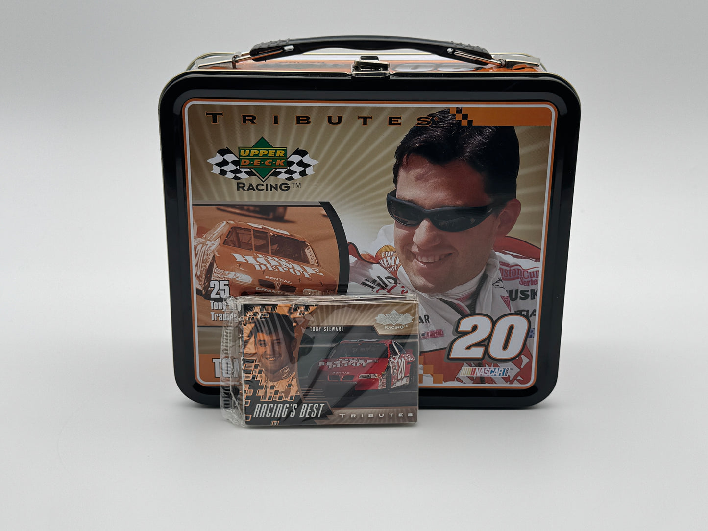Item G679 - Tony Stewart #20 25 Trading Card Tin