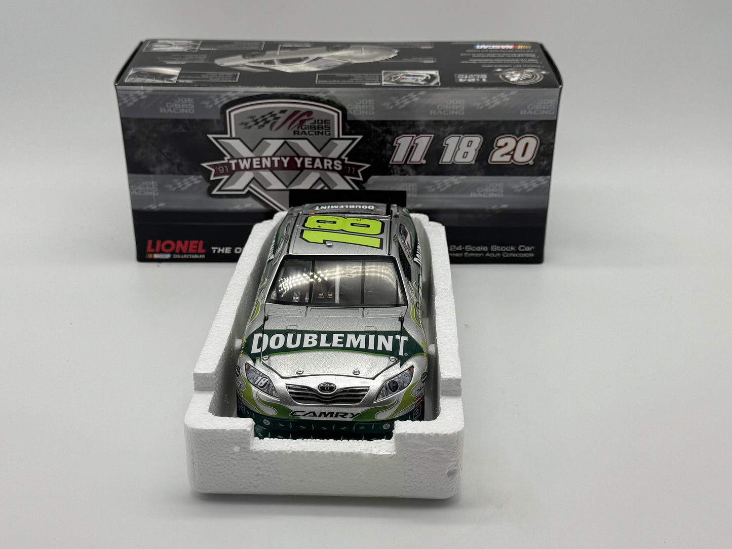 Item G526 - Kyle Busch #18 Doublemint 2011 Camry