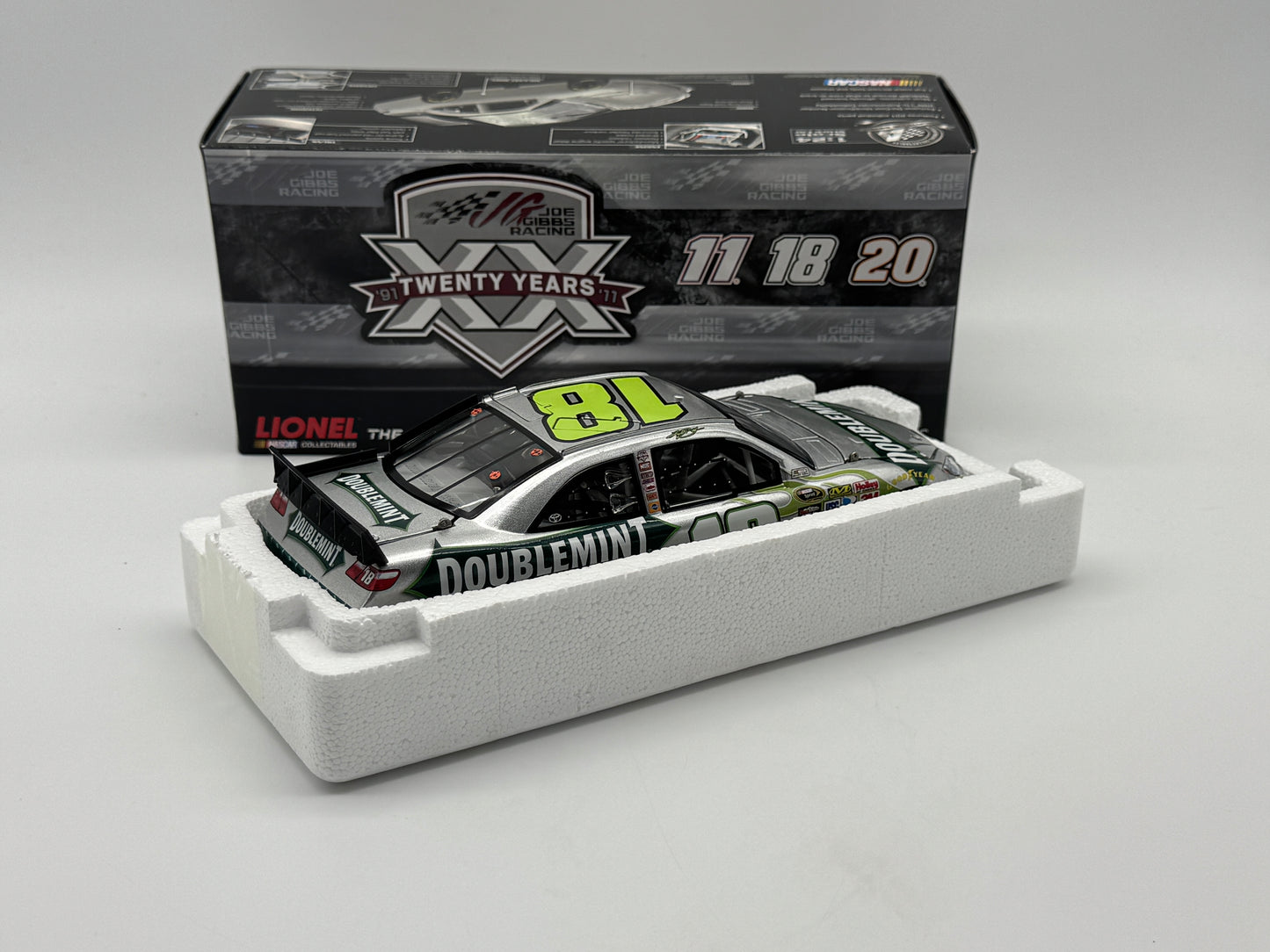 Item G526 - Kyle Busch #18 Doublemint 2011 Camry
