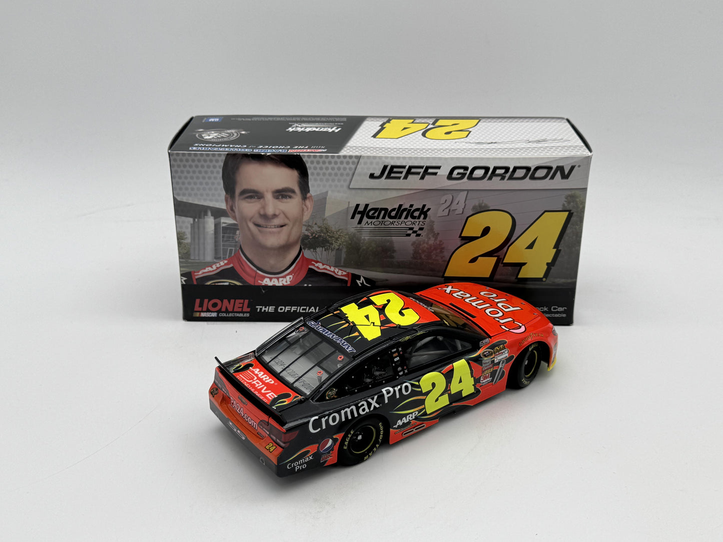 Item F078 - Jeff Gordon #24 Cromax Pro 2013 SS *MISSING TOP STYROFOAM*