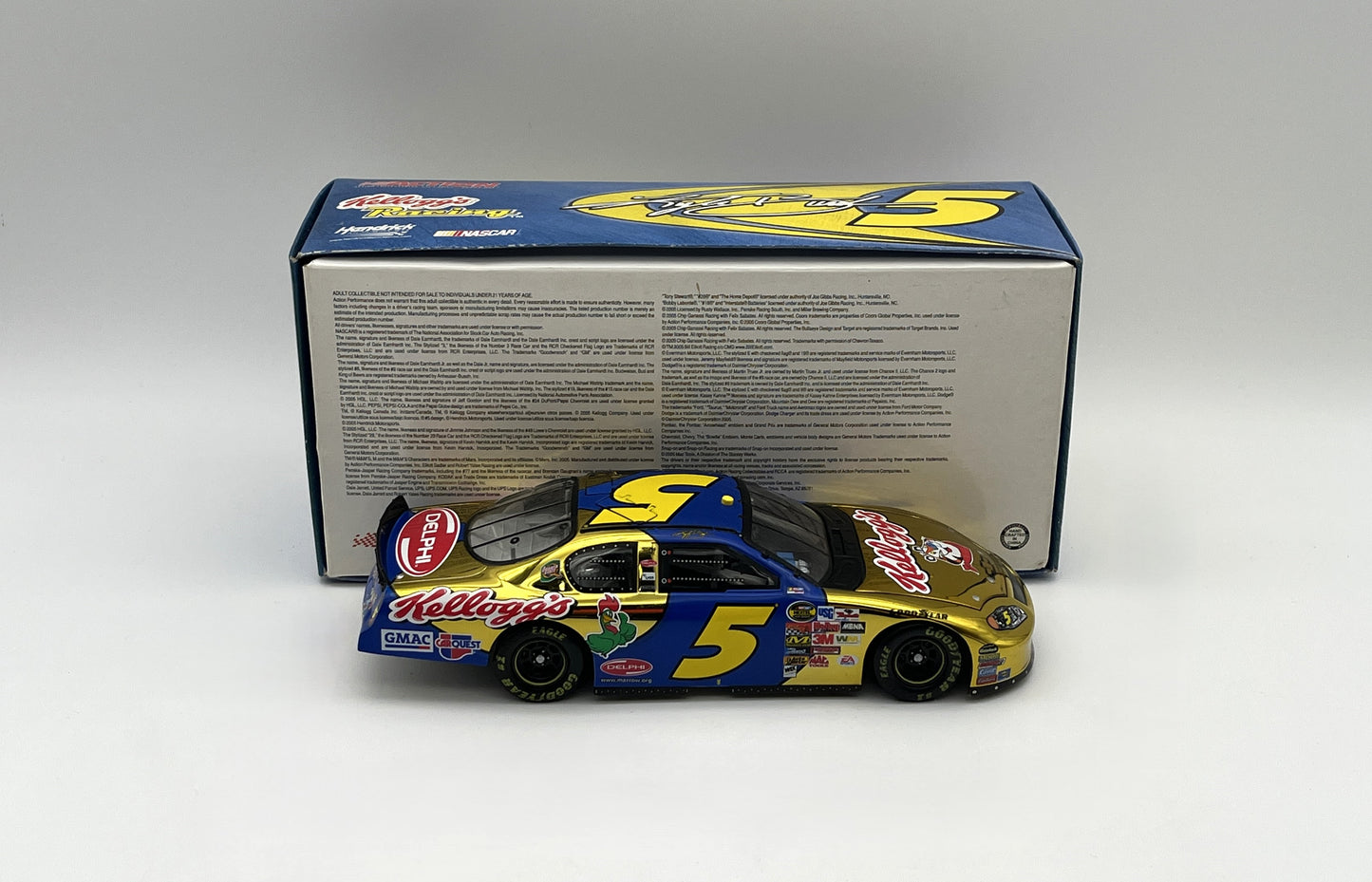 Item G934 - Kyle Busch 2005 Kellogg's / Color Chrome Club Car 1:24 Nascar Diecast