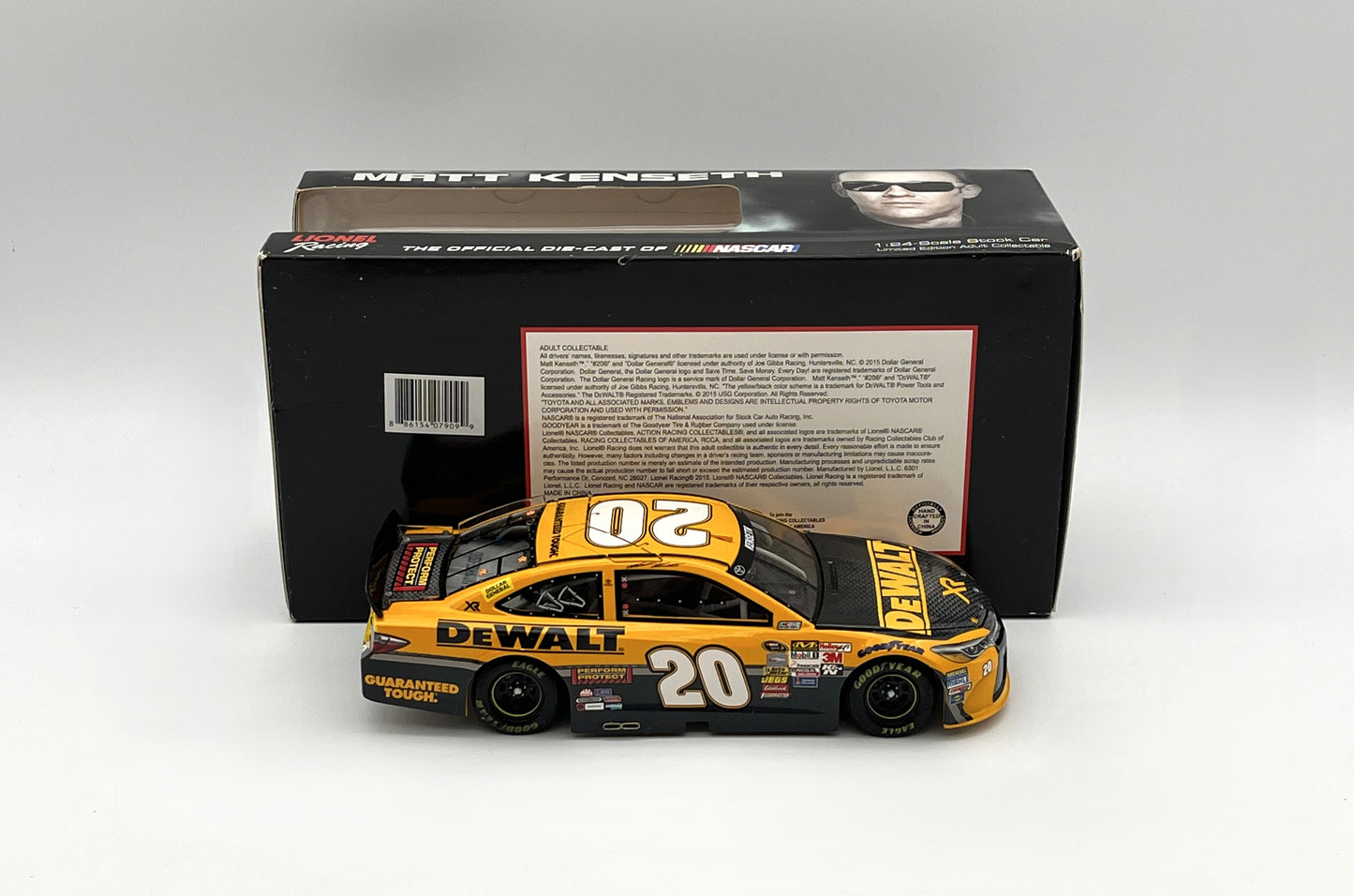 Item G911 - Matt Kenseth 2015 DeWalt 1:25 Nascar Diecast