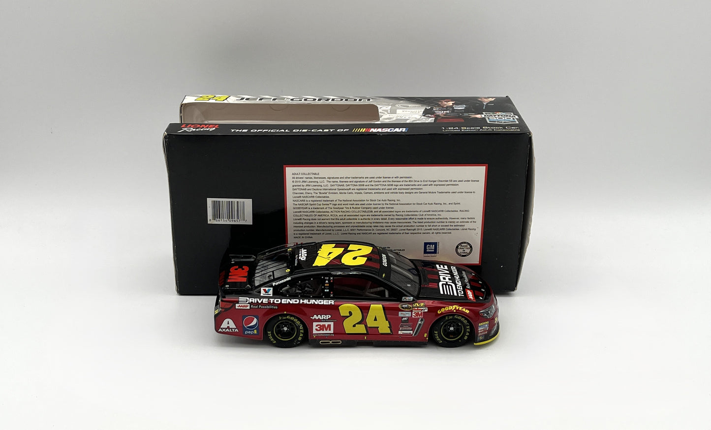 Item G948 - Jeff Gordon 2015 AARP / DTEH Daytona 500 Pole 1:24 Nascar Diecast