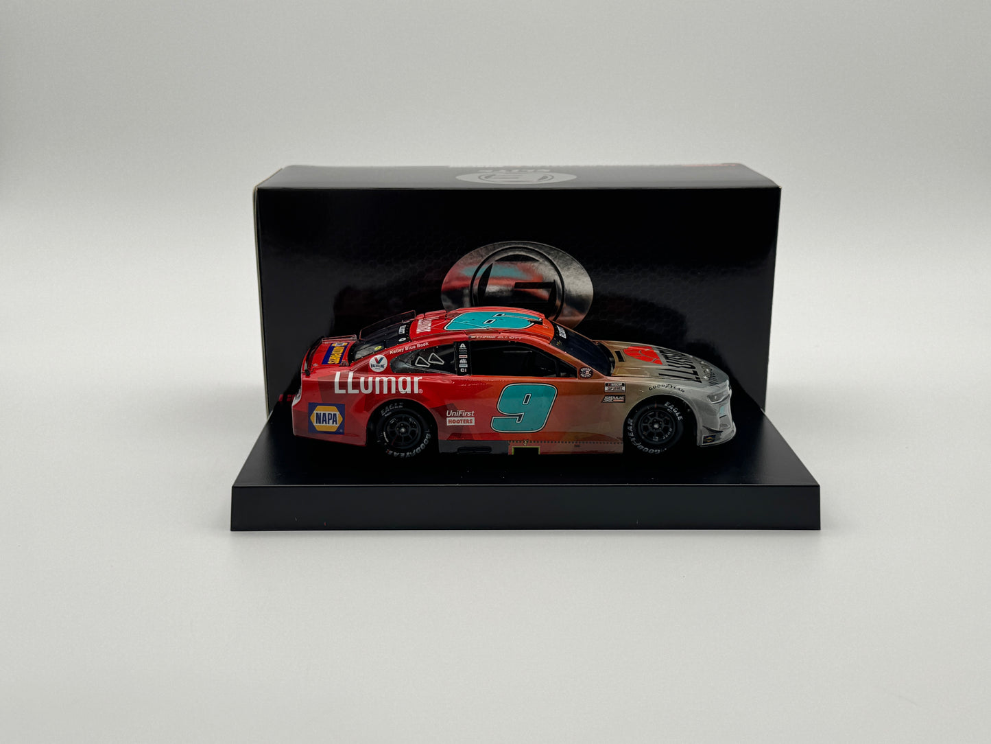 D - Item CL25-277 - Chase Elliott 2021 Llumar COTA Race Win Raw 1:24 Elite Diecast