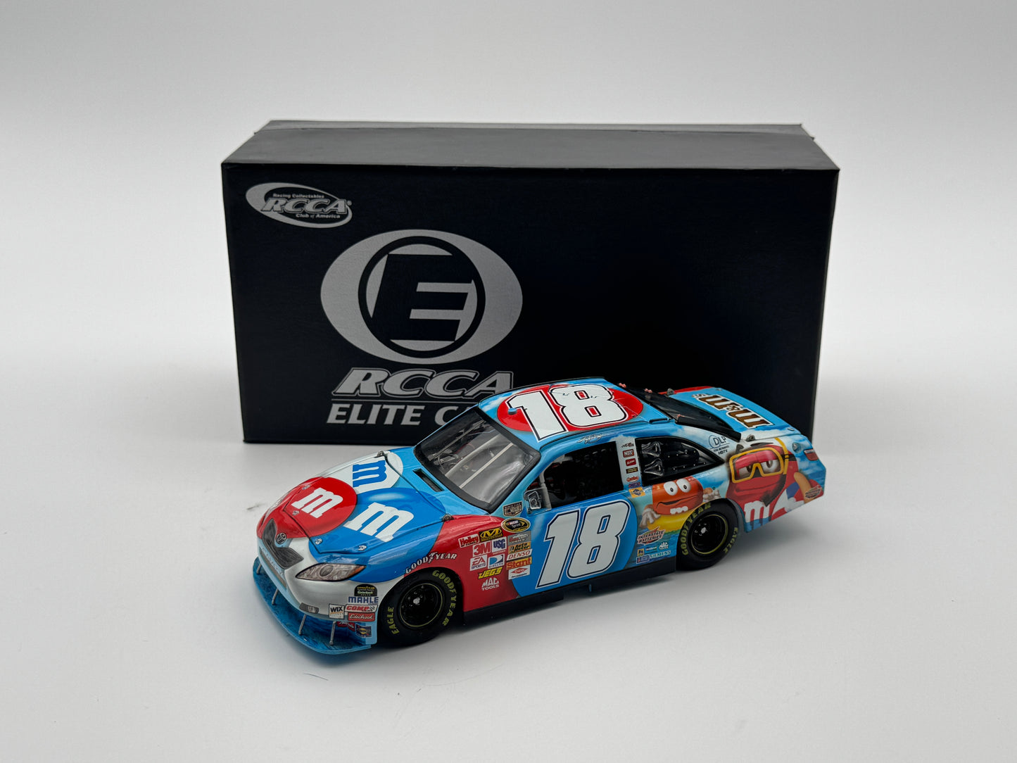 Item K366 - Kyle Busch #18 M&M's RWB Summer Fun 2008 Camry Elite **din 4 missing wing**
