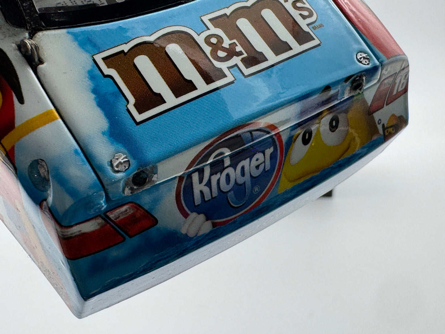 Item K366 - Kyle Busch #18 M&M's RWB Summer Fun 2008 Camry Elite **din 4 missing wing**