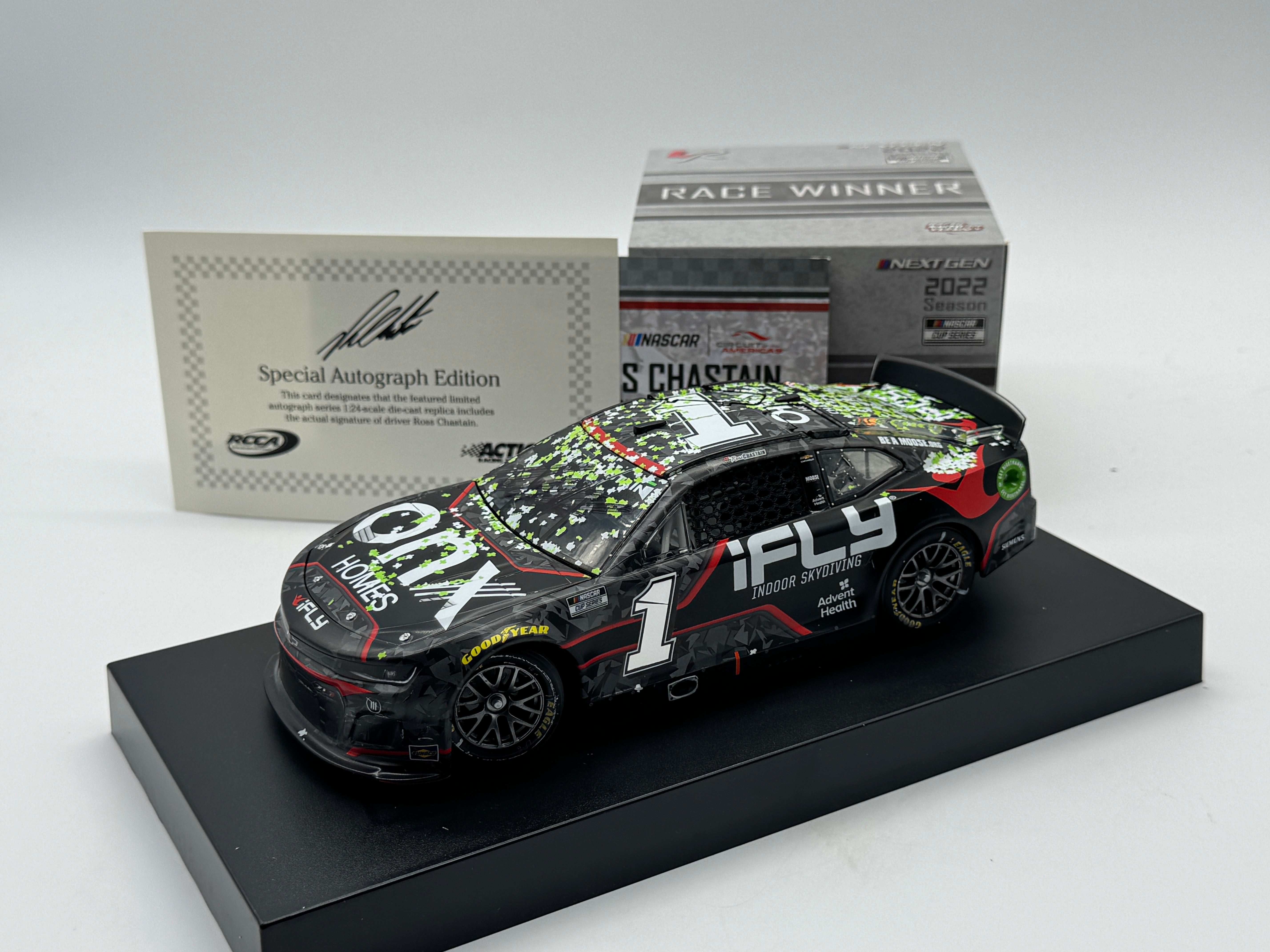 R Chastain Modellino Auto 1/64 HT IFLY/ONX Case COTA Victory 22 Camaro ZL1 - Diecast Da Collezione