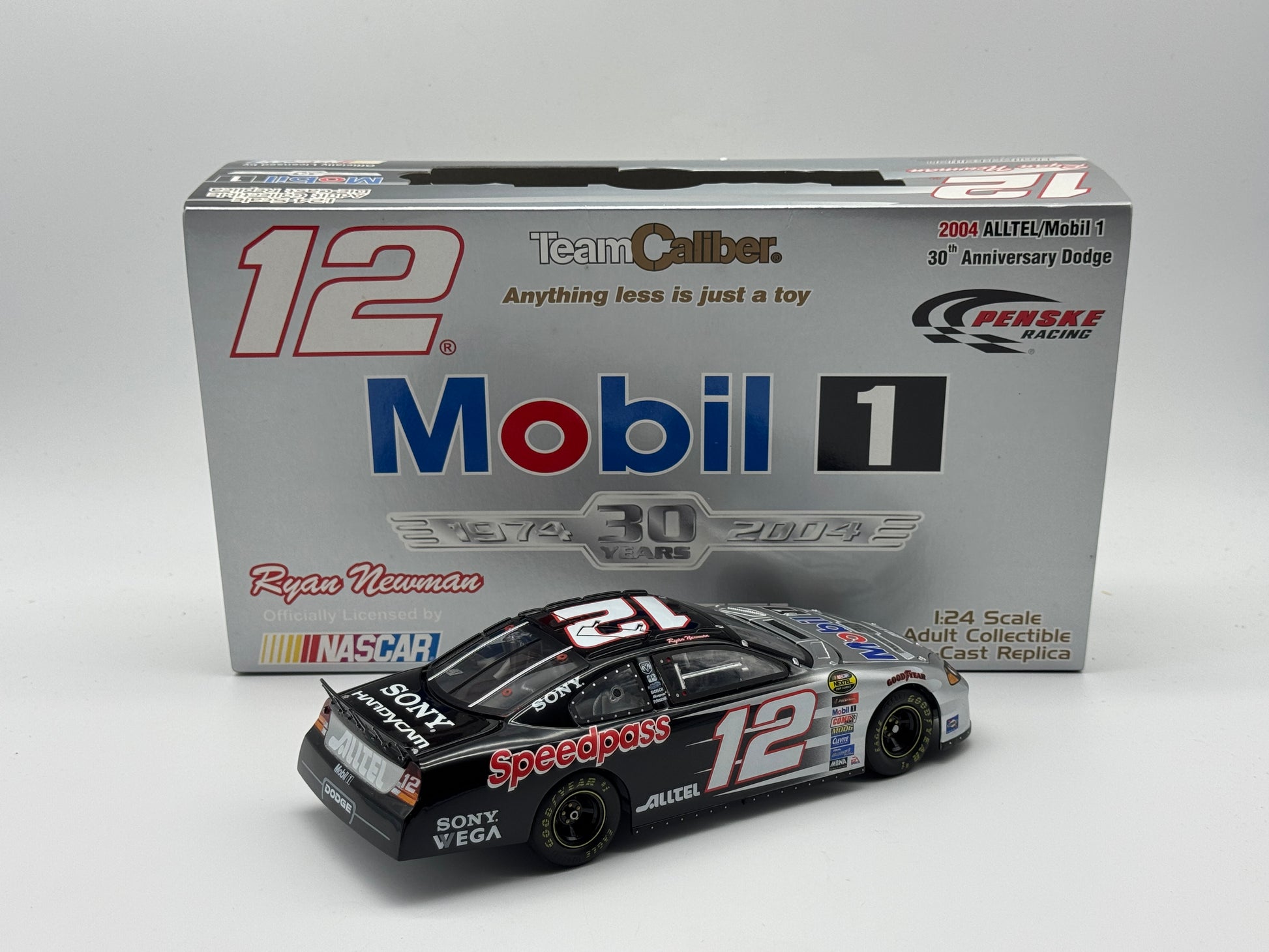 Nascar team caliber 1/24 - Ryan Newman #12 Dodge alltel justice league