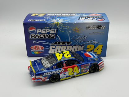 Item H438 - Jeff Gordon #24 DuPont / Pepsi / Daytona 2002 Monte Carlo **box dmg**