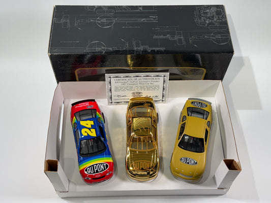 Item H710 - Jeff Gordon #24 1997 Championship Three Car Set **box dmg**