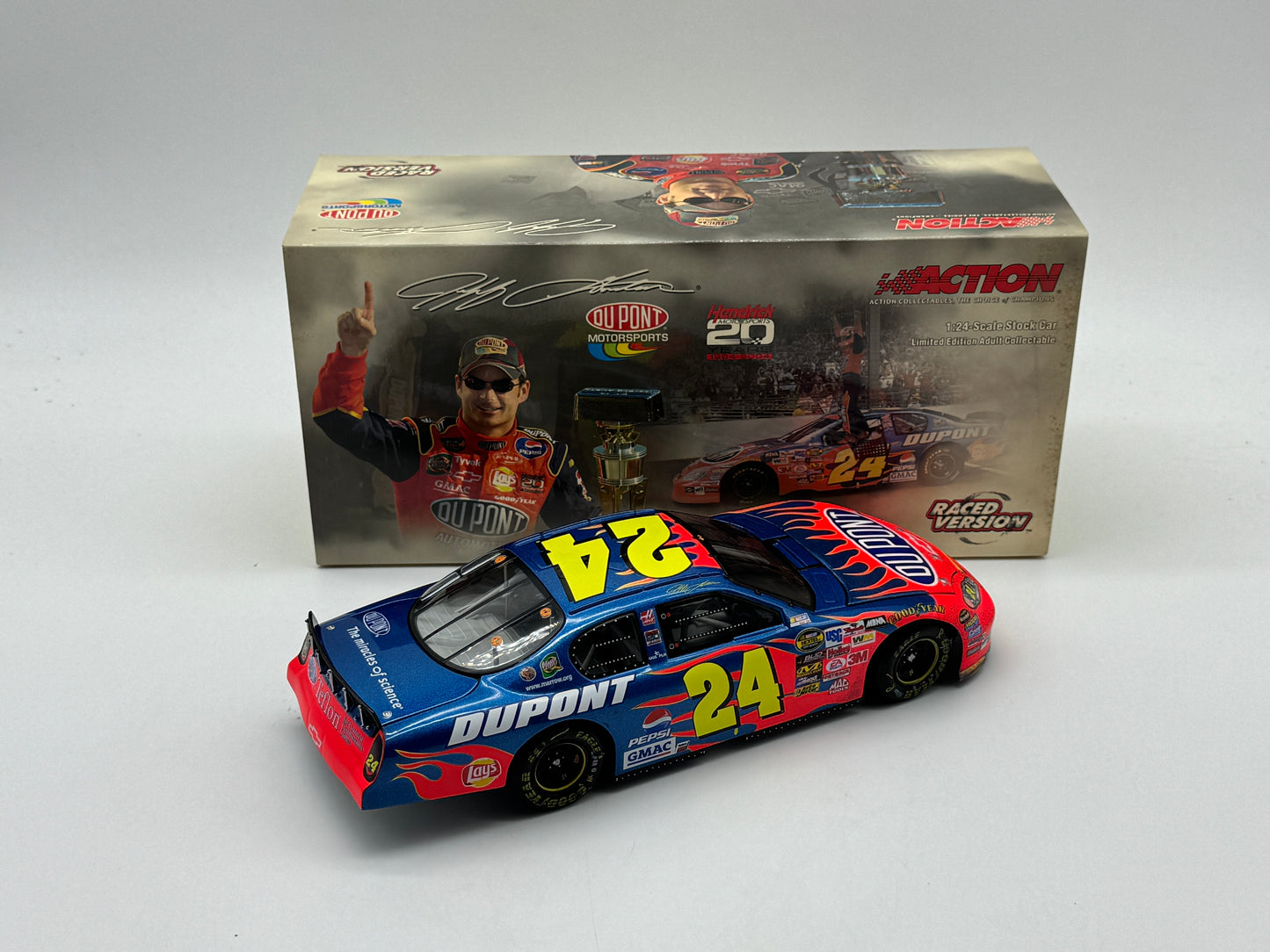 Item H406 - Jeff Gordon #24 DuPont / Brickyard 400 Raced Win Version 2004 Monte Carlo